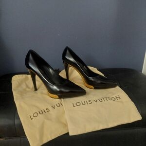 Louis Vuitton Pumps